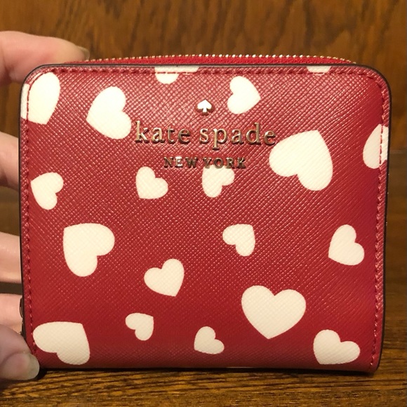 NWT-Kate Spade-Staci-Red & White-Heart Pop Print-Sm Zip Bifold Wallet-Boxed-$139 - Picture 2 of 13